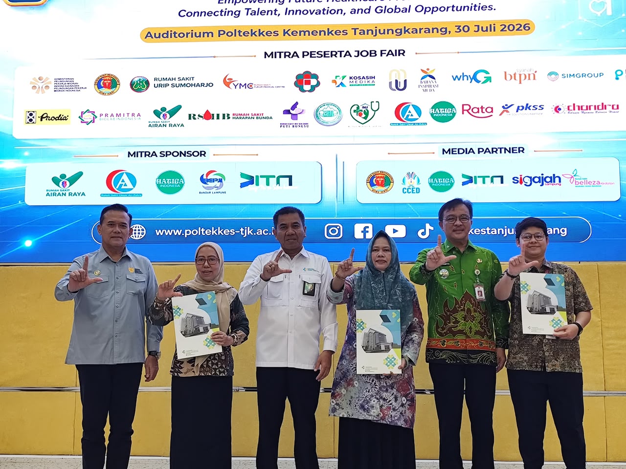 Kadisnaker Lampung Buka Job Fair di Poltekkes, Ungkap Masih Ada 202 Ribu Penganggur