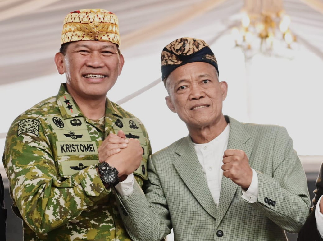 Pangdam XXI/Radin Inten Resmi Jadi Saudara Adat Lampung, Sandang Gelar Pangeran Satria Negara